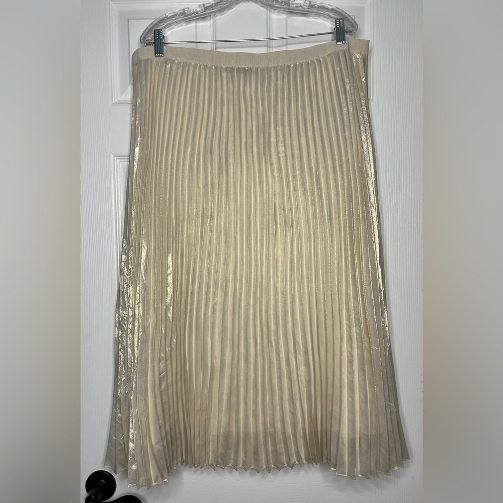 St. John Metallic Champagne Pleated Midi Skirt – Size XL